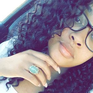 Meet your Posher, Desirae